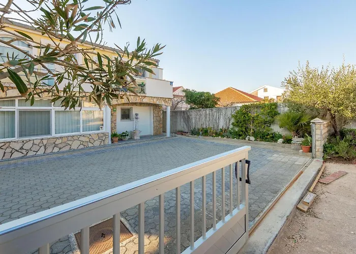 Gorgeous In With Wifi * נין